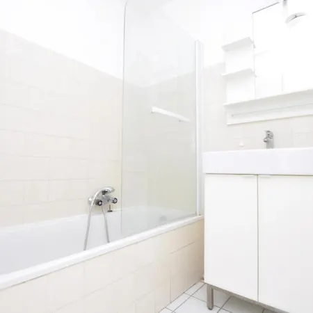 Апартаменты 1 Bedroom Gorgeous In