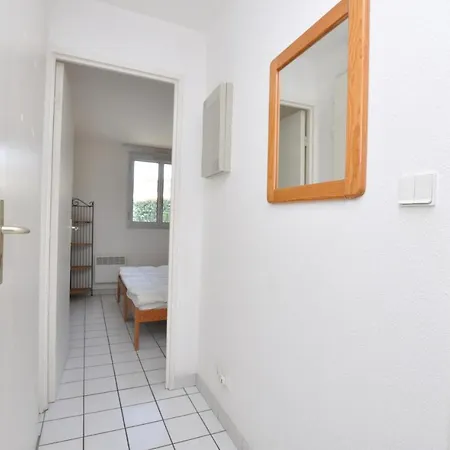 1 Bedroom Gorgeous In Апартаменты Сент-Максим