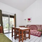 1 Bedroom Front In